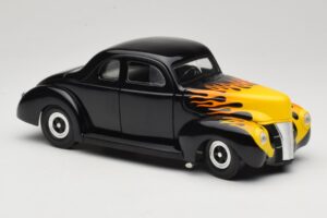 Ford Deluxe Hot Rod Schwarz Universal Hobbies 1:18 6002 Metall — Bild 6 von 8