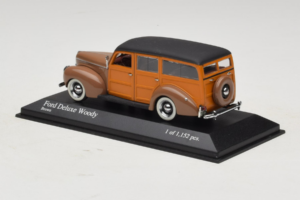Ford DeLuxe Woody Station Wagon Braun Minichamps 1:43 400082111 Metall — Bild 3 von 4