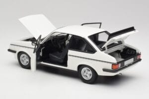Ford Escort Mk2 RS 2000 LHD Weiß Minichamps 1:18 150084300 Metall — Bild 5 von 8
