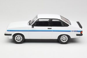 Ford Escort Mk2 RS 2000 Weiss MCG 1:18 MCG18439 Metall — Bild 3 von 6