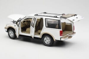 Ford Expedition Eddie Bauer Weiß UT Models 1:18 22712 Metall — Bild 5 von 8