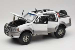 Ford Expedition Himalaya White AUTOart 1:18 72781 Metall — Bild 2 von 8