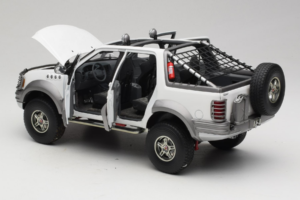 Ford Expedition Himalaya White AUTOart 1:18 72781 Metall — Bild 5 von 8