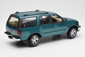 Ford Expedition XLT Grün Metallic UT Models 1:18 22717 Metall — Bild 3 von 8