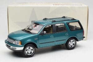 Ford Expedition XLT Grün Metallic UT Models 1:18 22717 Metall — Bild 8 von 8