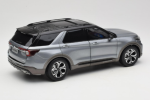 Ford Explorer Grau OEM 1:18 FORD2020 Metall — Bild 3 von 8