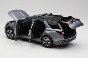 Ford Explorer Grau OEM 1:18 FORD2020 Metall — Bild 5 von 8