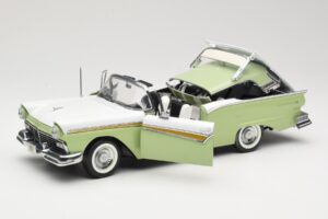 Ford Fairlane Skyliner Grün & Weiß Sun Star 1:18 FORD003 Metall — Bild 2 von 9