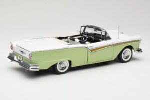 Ford Fairlane Skyliner Grün & Weiß Sun Star 1:18 FORD003 Metall — Bild 4 von 9