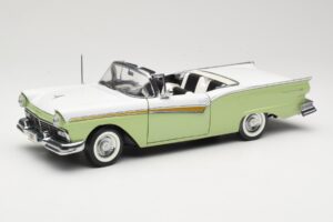 Ford Fairlane Skyliner Grün & Weiß Sun Star 1:18 FORD003 Metall