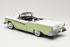 Ford Fairlane Skyliner Grün & Weiß Sun Star 1:18 FORD003 Metall — Bild 8 von 9