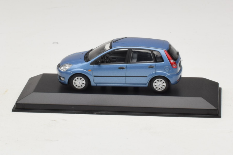 Ford Fiesta Mk5 4-Door Hellblau Minichamps 1:43 FIESTA002 Metall
