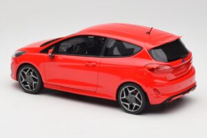 Ford Fiesta Mk8 ST Rot DNA 1:18 DNA000093 Resin — Bild 5 von 6