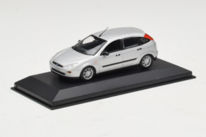 Ford Focus Mk1 Silber Minichamps 1:43 FOCUS006 Metall — Bild 2 von 4