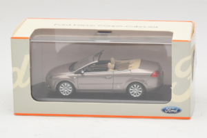 Ford Focus Mk2 CC Grau Minichamps 1:43 FORD005 Metall — Bild 4 von 4