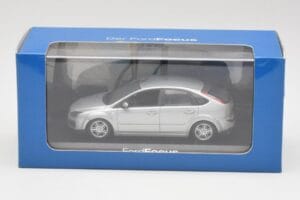 Ford Focus Mk2 Moondust Silber Minichamps 1:43 FOCUS002 Metall — Bild 4 von 4