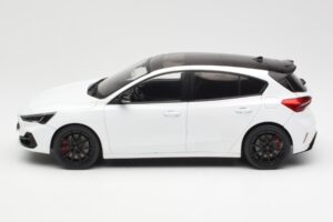 Ford Focus ST Mk4 Frozen Weiß MCG 1:18 MCG18453 Metall — Bild 3 von 6