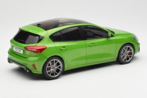 Ford Focus ST Mk4 Grün MCG 1:18 MCG18452 Metall — Bild 2 von 6