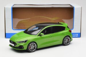 Ford Focus ST Mk4 Grün MCG 1:18 MCG18452 Metall — Bild 6 von 6