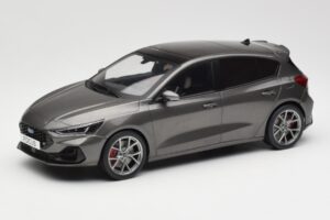 Ford Focus ST Mk4 Grau MCG 1:18 MCG18454 Metall