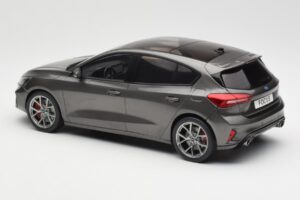 Ford Focus ST Mk4 Grau MCG 1:18 MCG18454 Metall — Bild 5 von 6