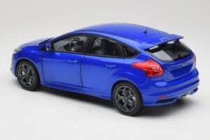 Ford Focus ST Mk2 Blue Metallic Minichamps 1:18 110082001 Metall — Bild 7 von 8