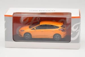 Ford Focus ST Mk3 Tangerine Scream Minichamps 1:43 FOCUS001 Metall — Bild 4 von 4