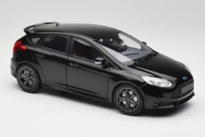 Ford Focus ST Mk2 Panther Black Metallic Minichamps 1:18 110082000 Metall — Bild 6 von 8