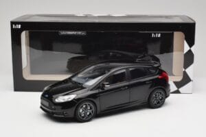 Ford Focus ST Mk2 Panther Black Metallic Minichamps 1:18 110082000 Metall — Bild 8 von 8