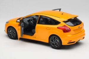 Ford Focus ST Mk2 Tangerine Scream Minichamps 1:18 110082005 Metall — Bild 5 von 8