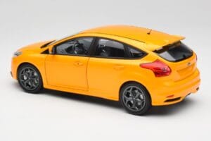 Ford Focus ST Mk2 Tangerine Scream Minichamps 1:18 110082005 Metall — Bild 7 von 8