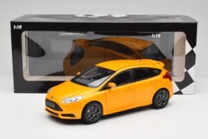 Ford Focus ST Mk2 Tangerine Scream Minichamps 1:18 110082005 Metall — Bild 8 von 8