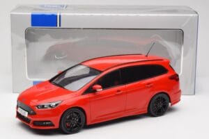 Ford Focus ST Turnier Mk3 Race Red MCG 1:18 MCG18466 Metall — Bild 6 von 6