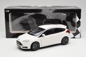 Ford Focus ST Mk2 Weiß Minichamps 1:18 110082004 Metall — Bild 8 von 8