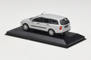 Ford Focus Mk1 Turnier Silber Minichamps 1:43 FOCUS004 Metall — Bild 3 von 5
