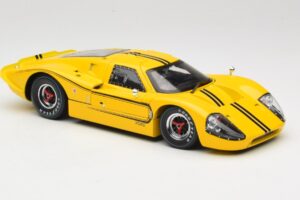 Ford GT40 Mk IV Gelb 1967 Shelby Collectibles 1:18 31414S Metall — Bild 6 von 8