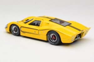 Ford GT40 Mk IV Gelb 1967 Shelby Collectibles 1:18 31414S Metall — Bild 7 von 8