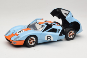 Ford GT40 Gulf #6 J. Ickx / J. Oliver 24 Hours of Le Mans 1969 Eagles Race 1:18 300600 Metall — Bild 2 von 8