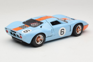 Ford GT40 Gulf #6 J. Ickx / J. Oliver 24 Hours of Le Mans 1969 Eagles Race 1:18 300600 Metall — Bild 3 von 8