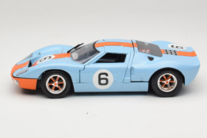 Ford GT40 Gulf #6 J. Ickx / J. Oliver 24 Hours of Le Mans 1969 Eagles Race 1:18 300600 Metall — Bild 4 von 8