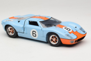 Ford GT40 Gulf #6 J. Ickx / J. Oliver 24 Hours of Le Mans 1969 Eagles Race 1:18 300600 Metall — Bild 6 von 8
