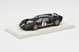 Ford GT40 Mk II #2 B. McLaren / C. Amon Shelby American Winner 24 Hours of Le Mans 1966 Spark 1:43 43LM66-O1 Resin — Bild 2 von 4