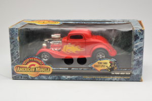 Ford High Tech Rot mit Flamme American Muscle 1:18 7726 Metall — Bild 4 von 4