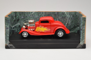 Ford High Tech Rot mit Flamme American Muscle 1:18 7726 Metall