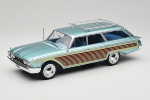 Ford Country Squire Blau MCG 1:18 MCG18049 Metall