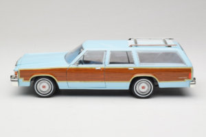 Ford LTD Country Squire Charlie's Angels Movie GreenLight 1:18 19066 Metall — Bild 4 von 8
