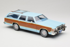 Ford LTD Country Squire Charlie's Angels Movie GreenLight 1:18 19066 Metall — Bild 6 von 8