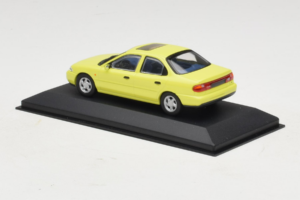 Ford Mondeo Mk1 Citrus Yellow Minichamps 1:43 MIN0821001 Metall — Bild 3 von 4