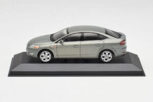 Ford Mondeo Mk3 Sedan Grau Metallic Minichamps 1:43 IND403086003 Metall