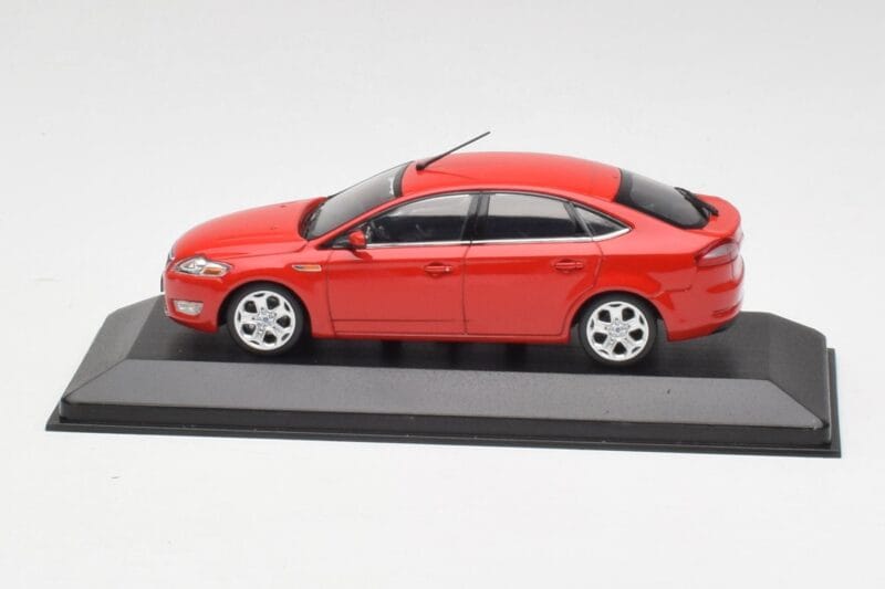Ford Mondeo Mk4 Colorado Rot Minichamps 1:43 MONDEO001 Metall